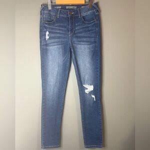 Sound/Style NY and LA size 6 Distressed Blue Jeans skinny leg clean classic